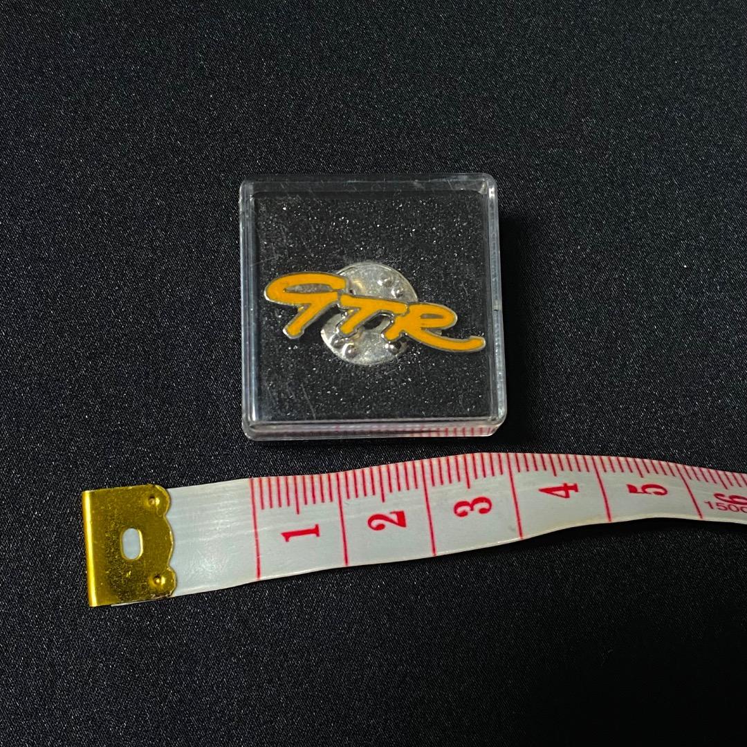 激レア　GTR ピンバッジ　マクラーレン F1 GTR イエロー ラペルピン