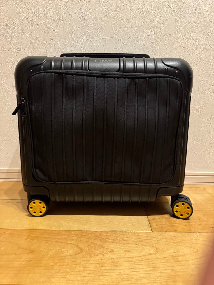 RIMOWA コンパクト