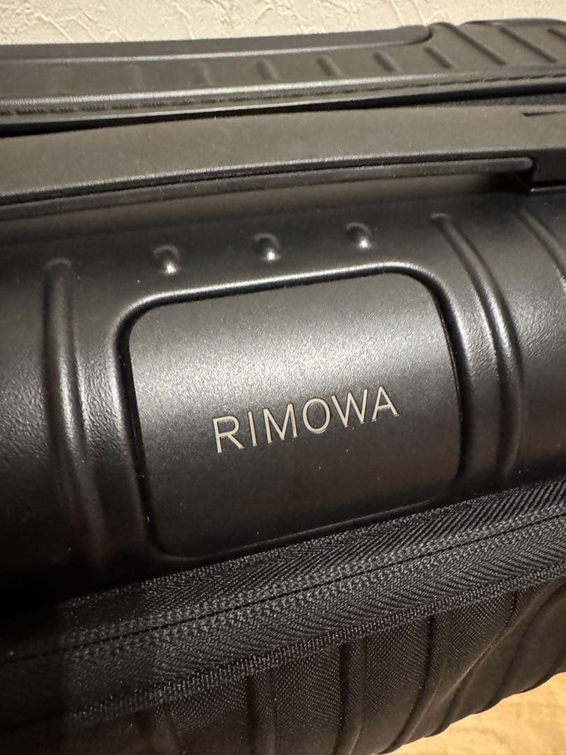 RIMOWA コンパクト