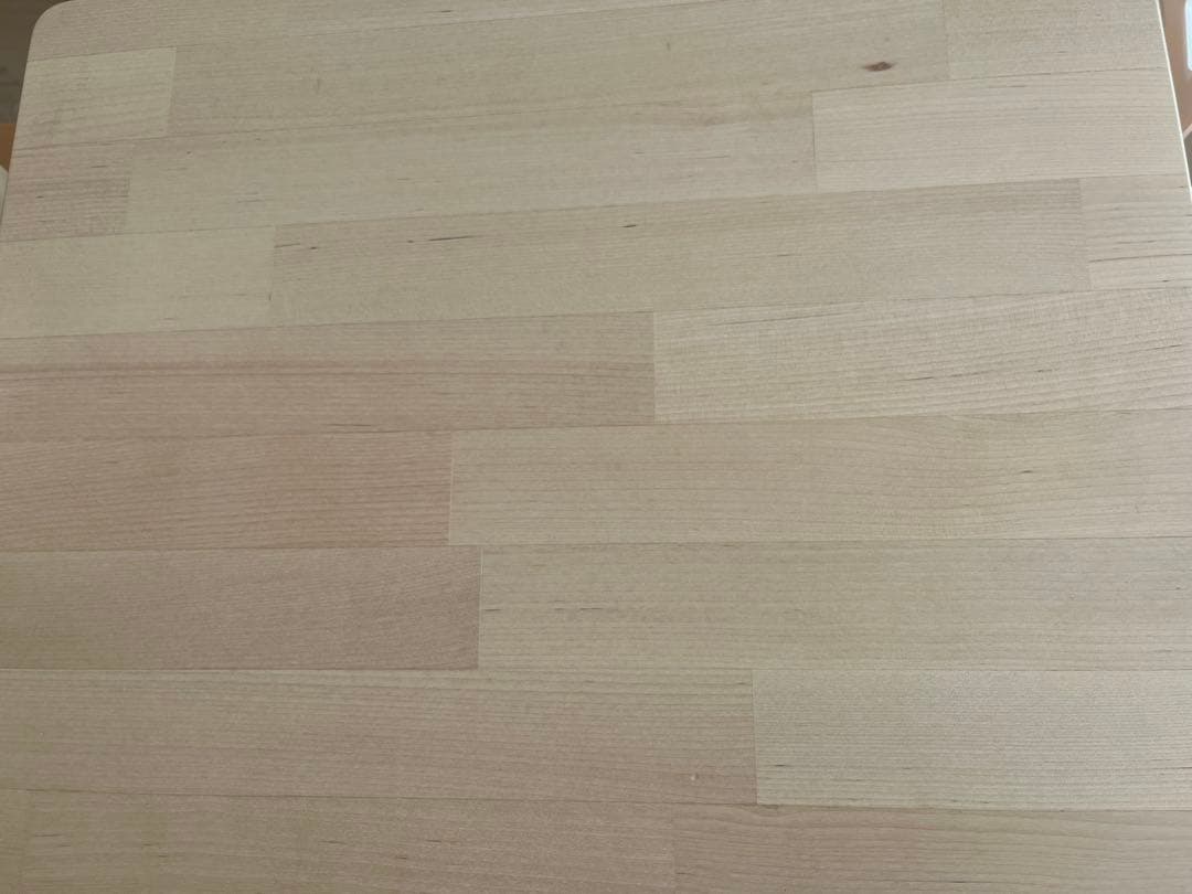 IKEA BJÖRKSNÄS ビョルクスネースサイドテーブル 48x38 cm