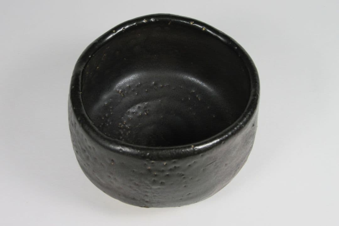 【豊場惺也】（師）荒川豊蔵！瀬戸黒茶碗（二重共箱、共布、栞、仕覆）。最上位作！。