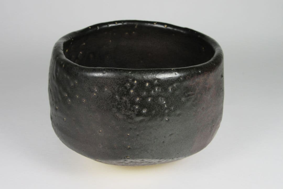 【豊場惺也】（師）荒川豊蔵！瀬戸黒茶碗（二重共箱、共布、栞、仕覆）。最上位作！。