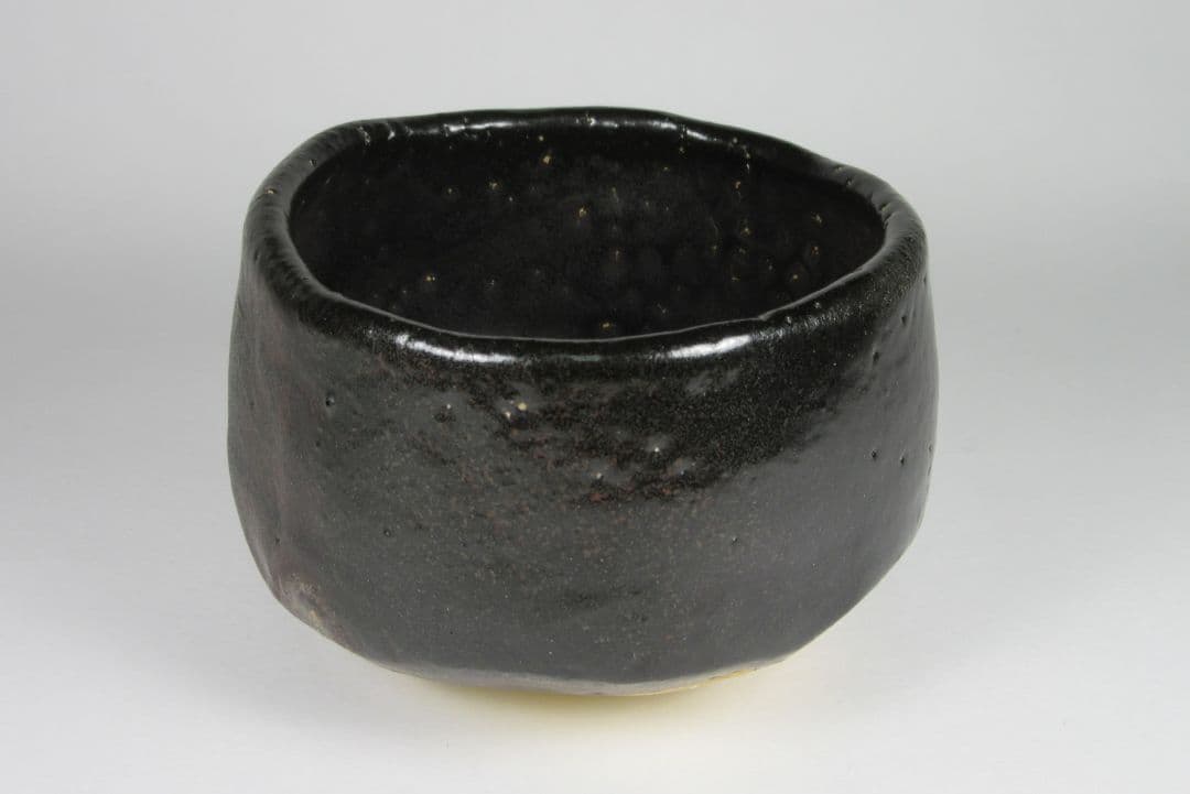 【豊場惺也】（師）荒川豊蔵！瀬戸黒茶碗（二重共箱、共布、栞、仕覆）。最上位作！。