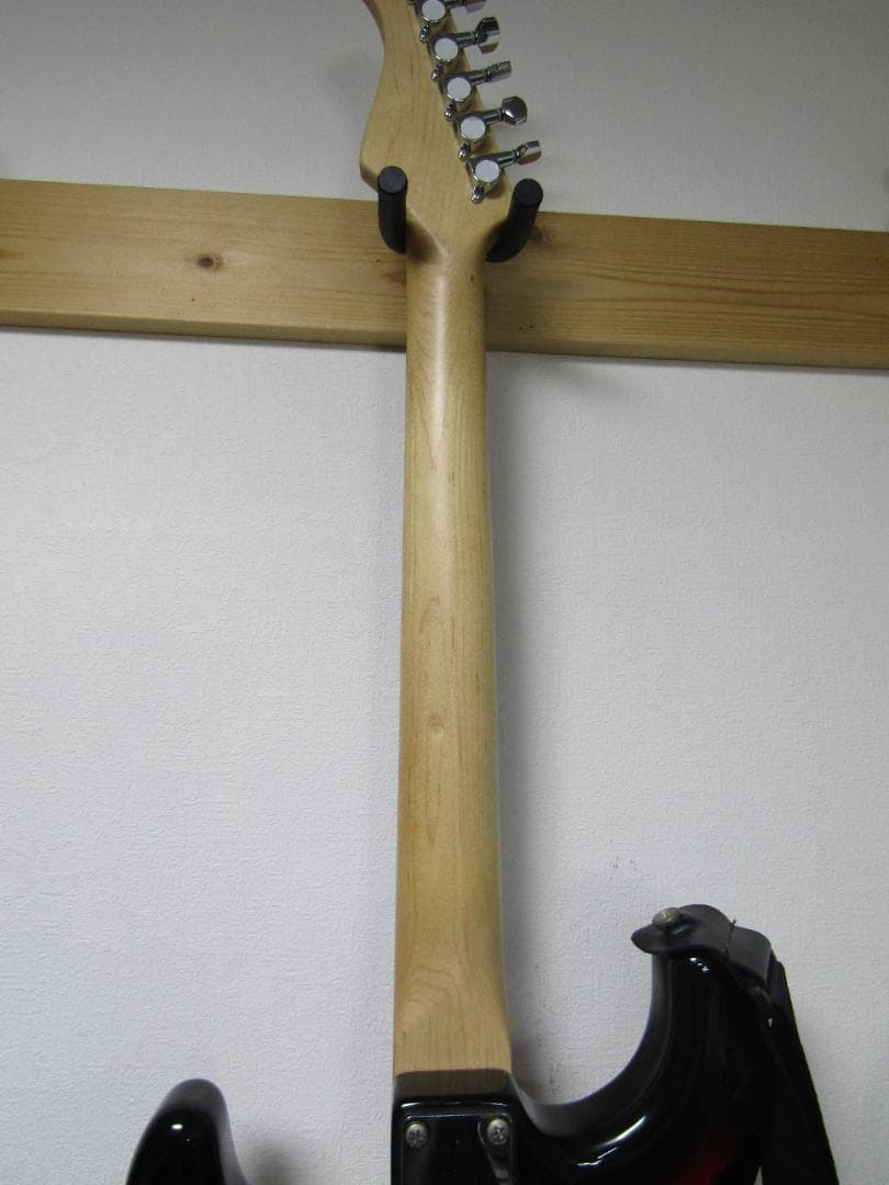 エレキギター　Bacchus　バッカス　ストラトタイプ まぁまぁ美品