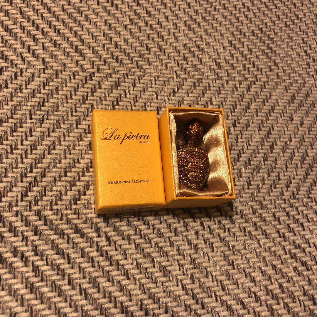 スワロフスキー製のストーン亀