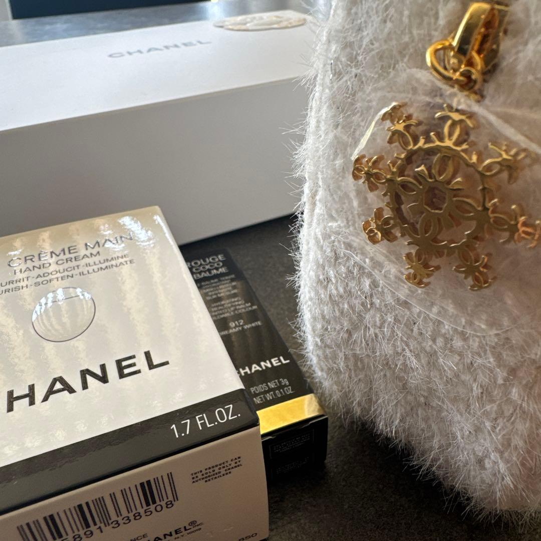 あめあめ　新品　CHANEL エッセンシャル　ケアセット