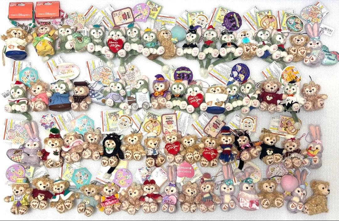 最終値下新品タグ付&美品多数ダッフィーぬいばぬいぐるみバッヂストラップ160点