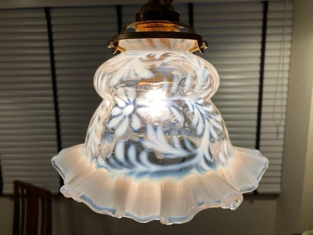 フェントン　19世紀　花柄　ガラスランプシェード（希少）オパールセント