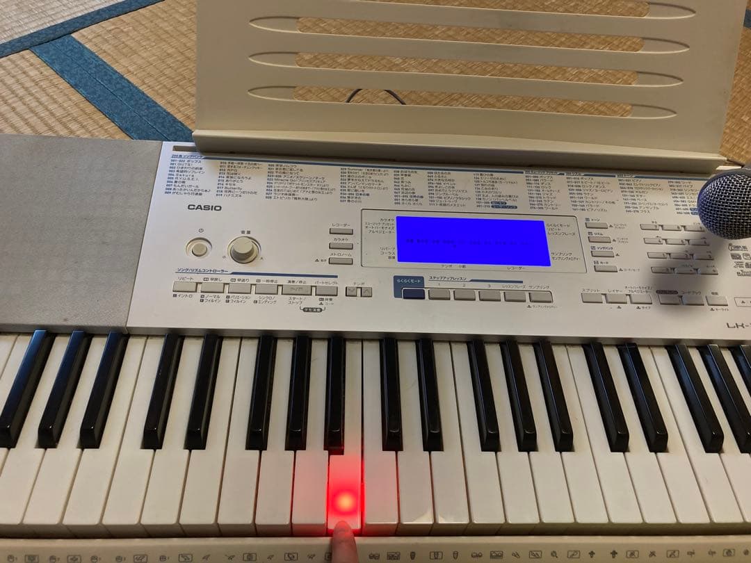 CASIO LK-222 光ナビゲーション　キーボード 61鍵