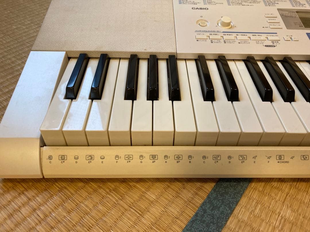 CASIO LK-222 光ナビゲーション　キーボード 61鍵