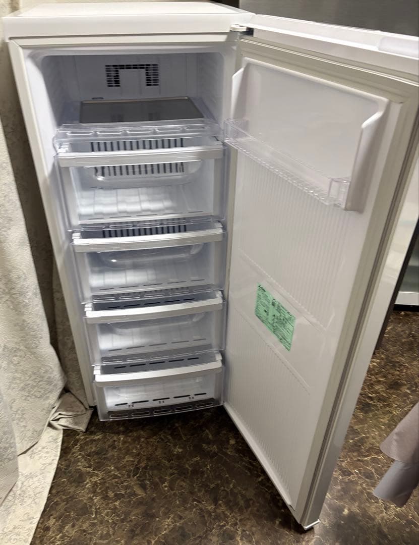 三菱電機 ノンフロン冷凍庫 MF-U12H-W 121L