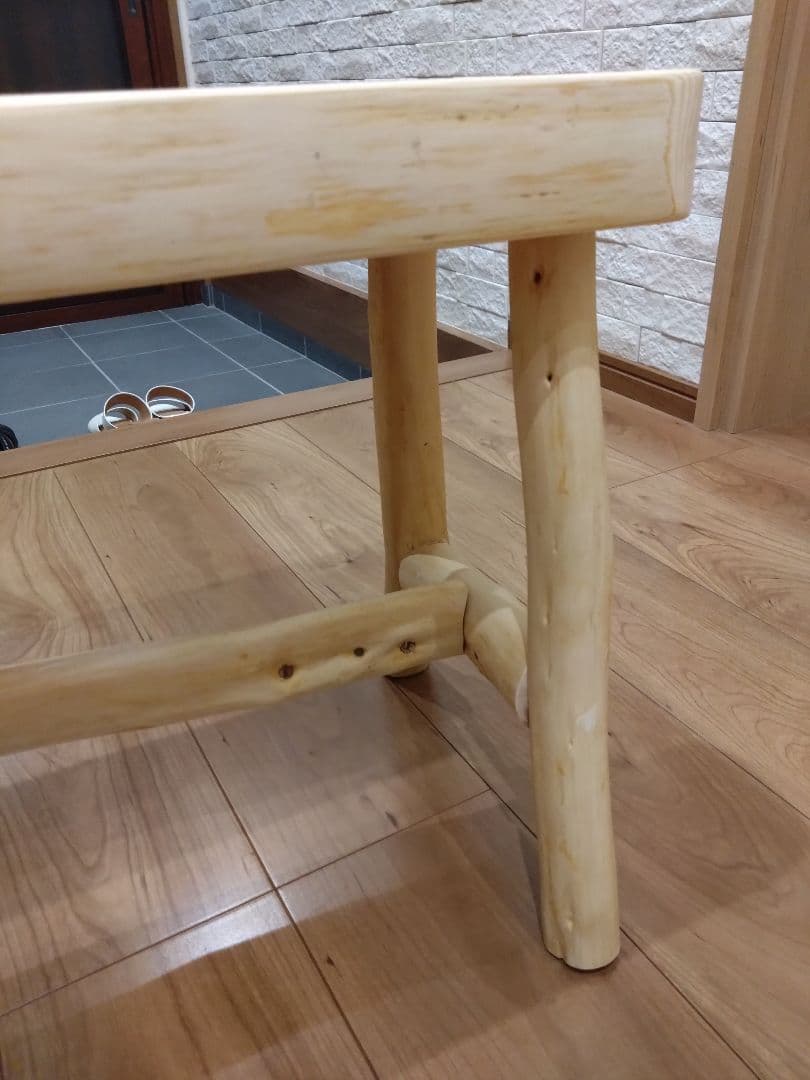 檜のベンチ㊻　最終値下げ❕　耳付き、脚は檜の枝❕総檜造りリビング食卓のベンチに❕