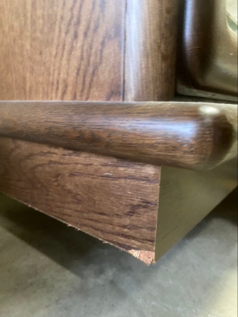 カリモク　照明付き　サイドボード　リビングボード　キャビネット　飾り棚　シェルフ