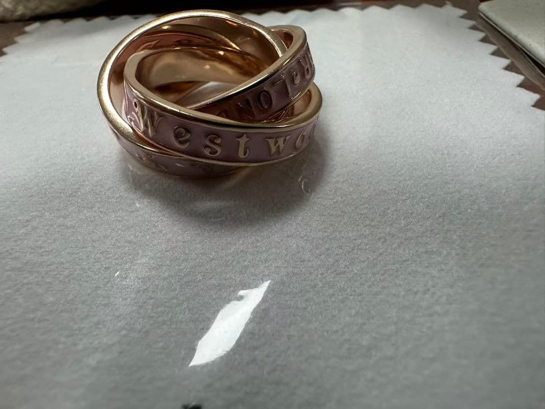 Vivienne Westwood ピンク スリーストラップリング