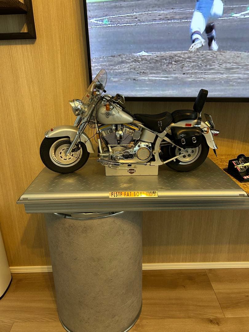 ディアゴスティーニ FAT BOY ハーレーダビッドソン 1/4 模型