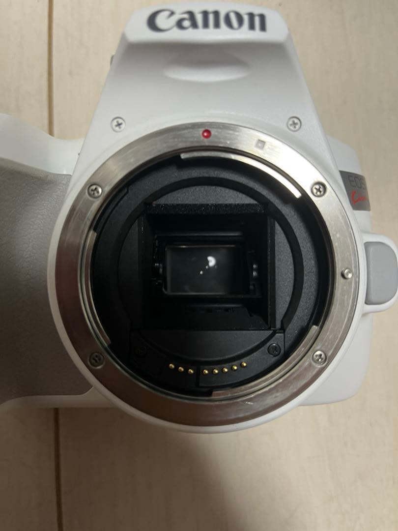 Canon EOS Kiss X10 ボディ（デジタル一眼レフカメラ）