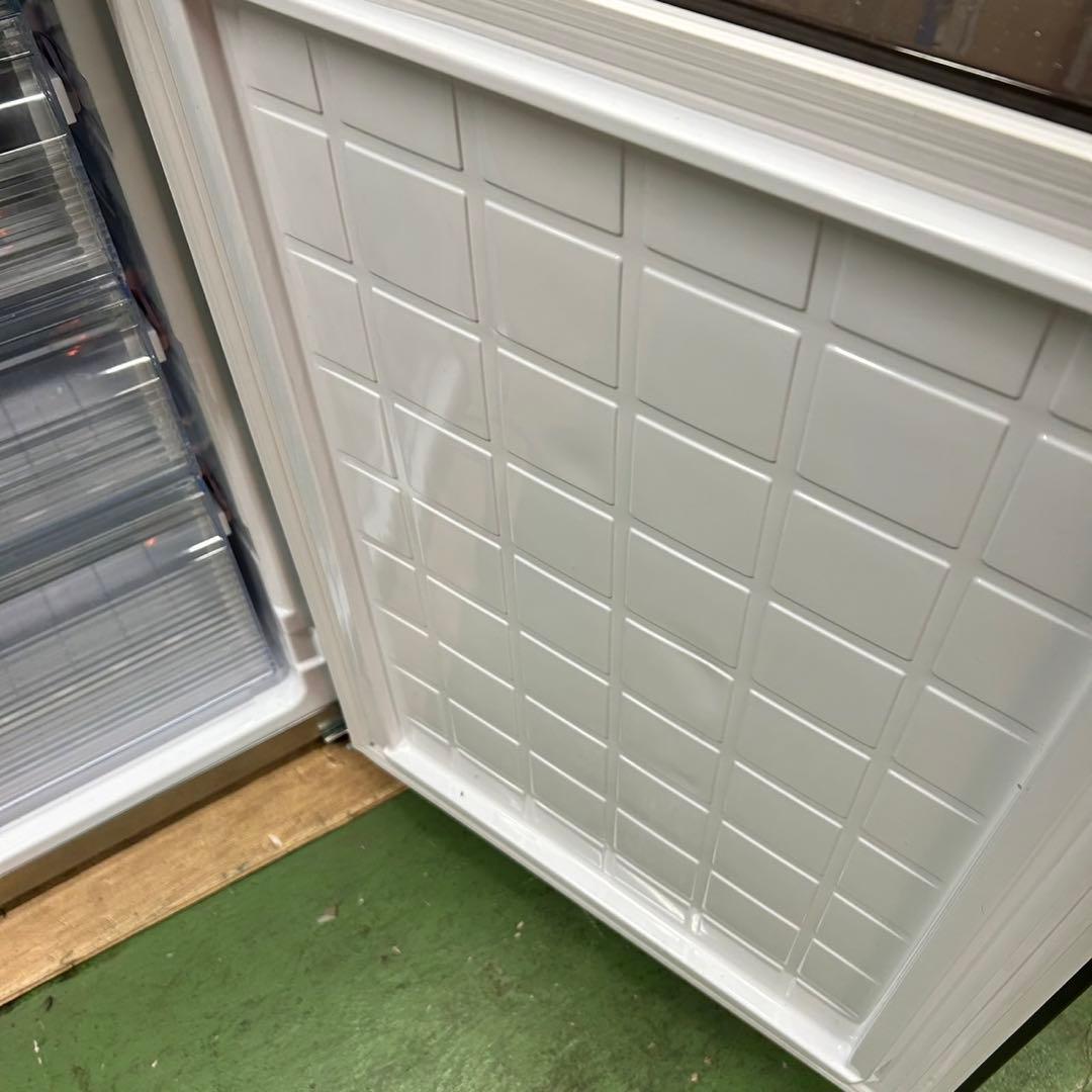 592 SHARP 冷蔵庫　大型　200L〜300L 小型　右開き　極美品　人気