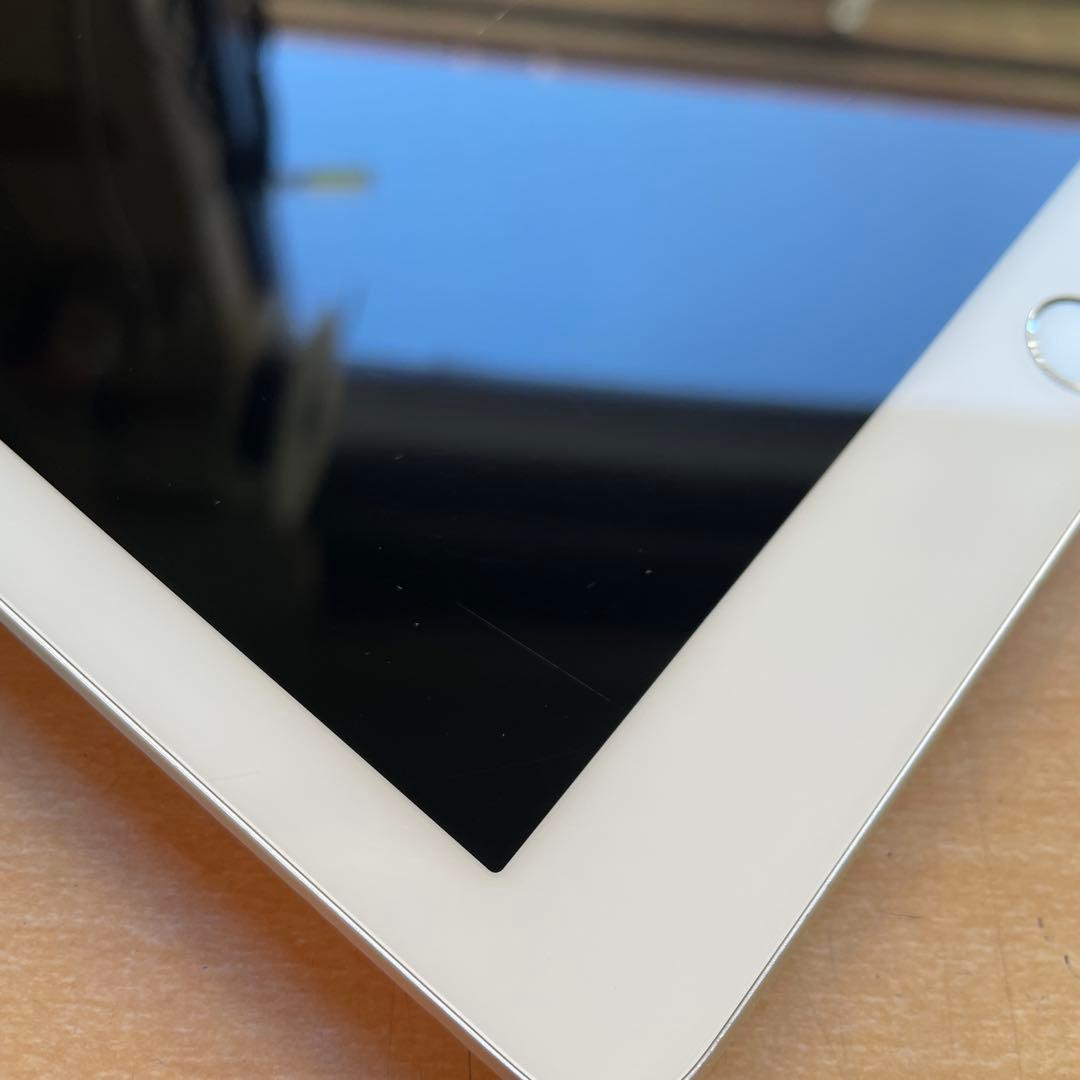 iPad 第6世代　A1893　Wi-Fiモデル　シルバー　32GB #2