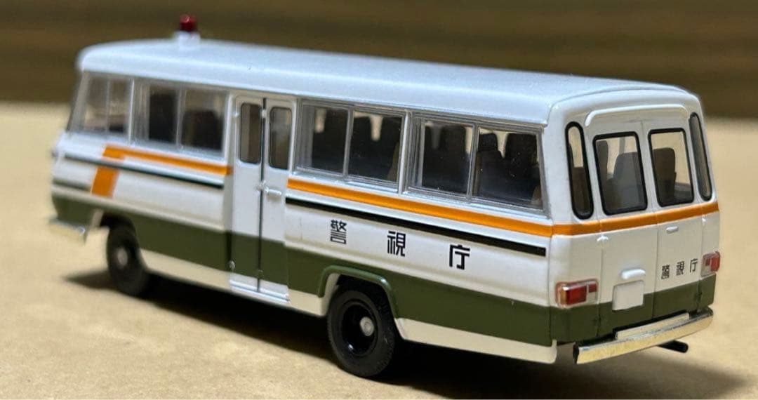 トミカリミテッドヴィンテージネオ ニッサン シビリアン 2点セット