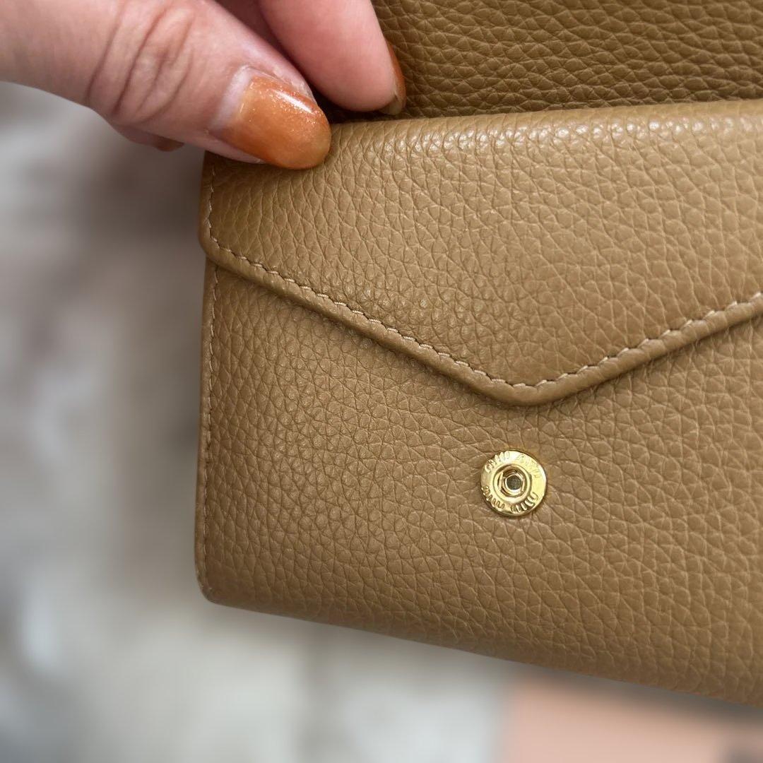 miu miu♡ヴィッテロダイノレザーフラップ付折りミニ財布♡ブラウン