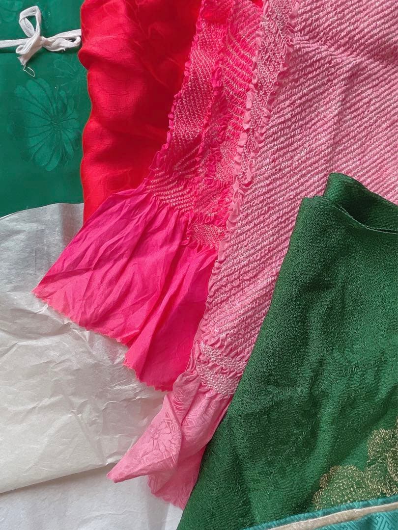 成人式振袖 晴れ着 着物一式 紗綾型 赤白桜 流水紋 純絹 金襴 170cmXL