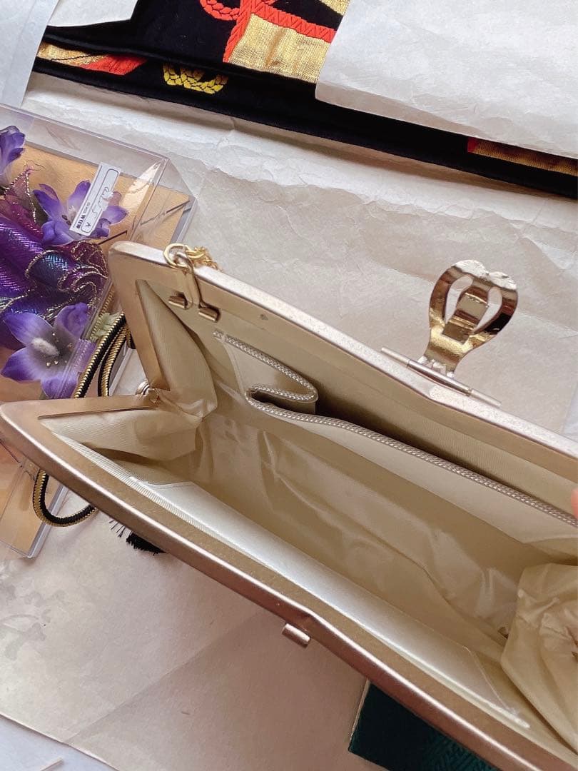 成人式振袖 晴れ着 着物一式 紗綾型 赤白桜 流水紋 純絹 金襴 170cmXL