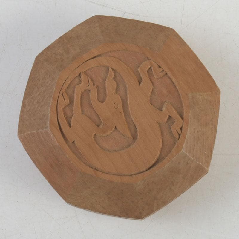 茶道具　法隆寺金堂古材　神獣刻　香合　在銘　書付共箱　V　9260