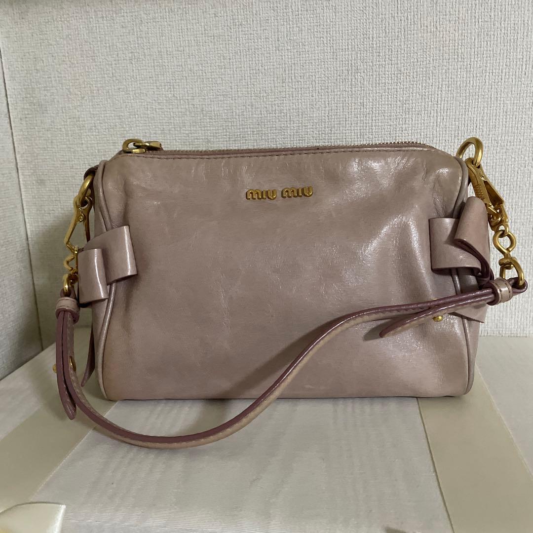 miu miu 薄ピンク リボンバッグ