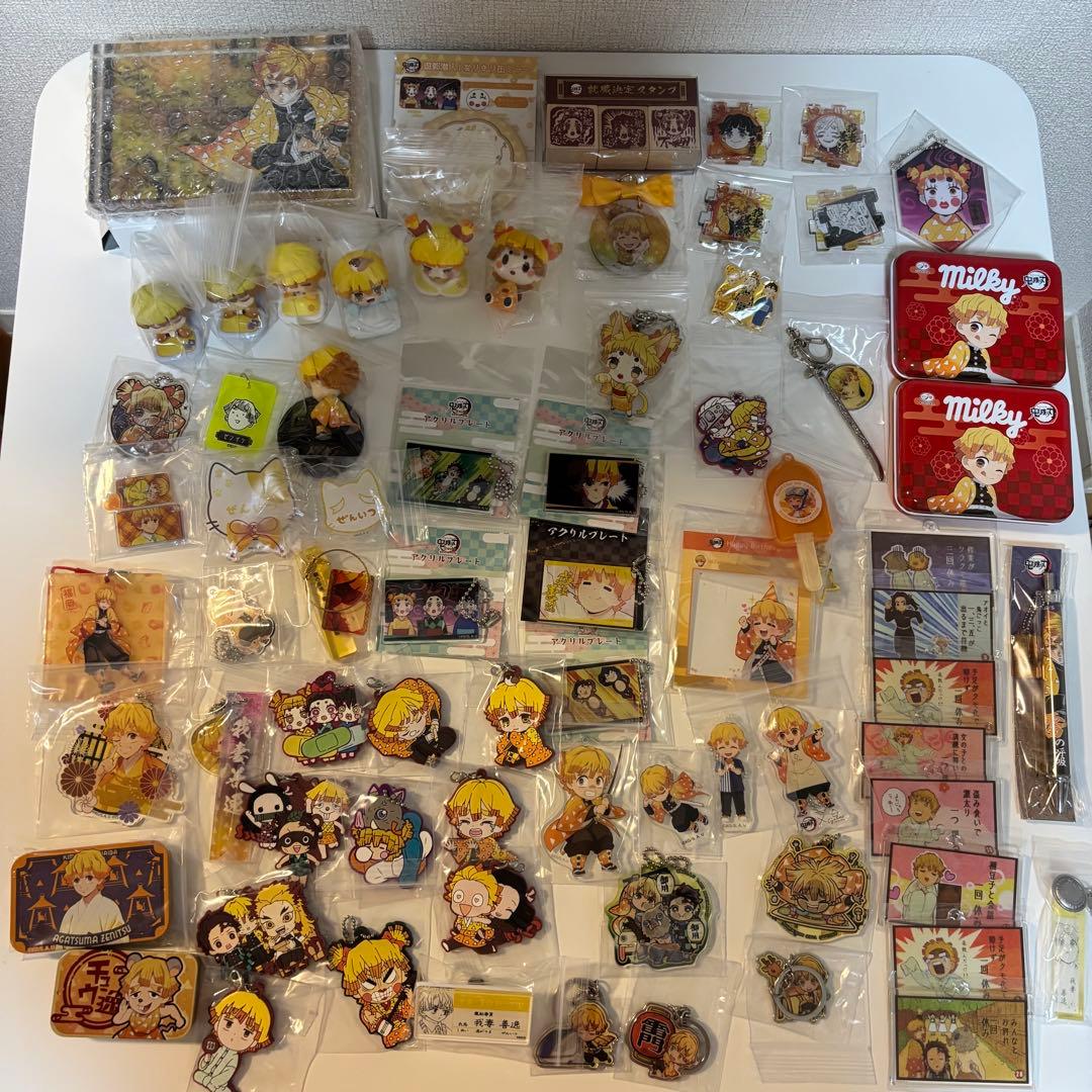 我妻善逸グッズ　約350点　まとめ売り