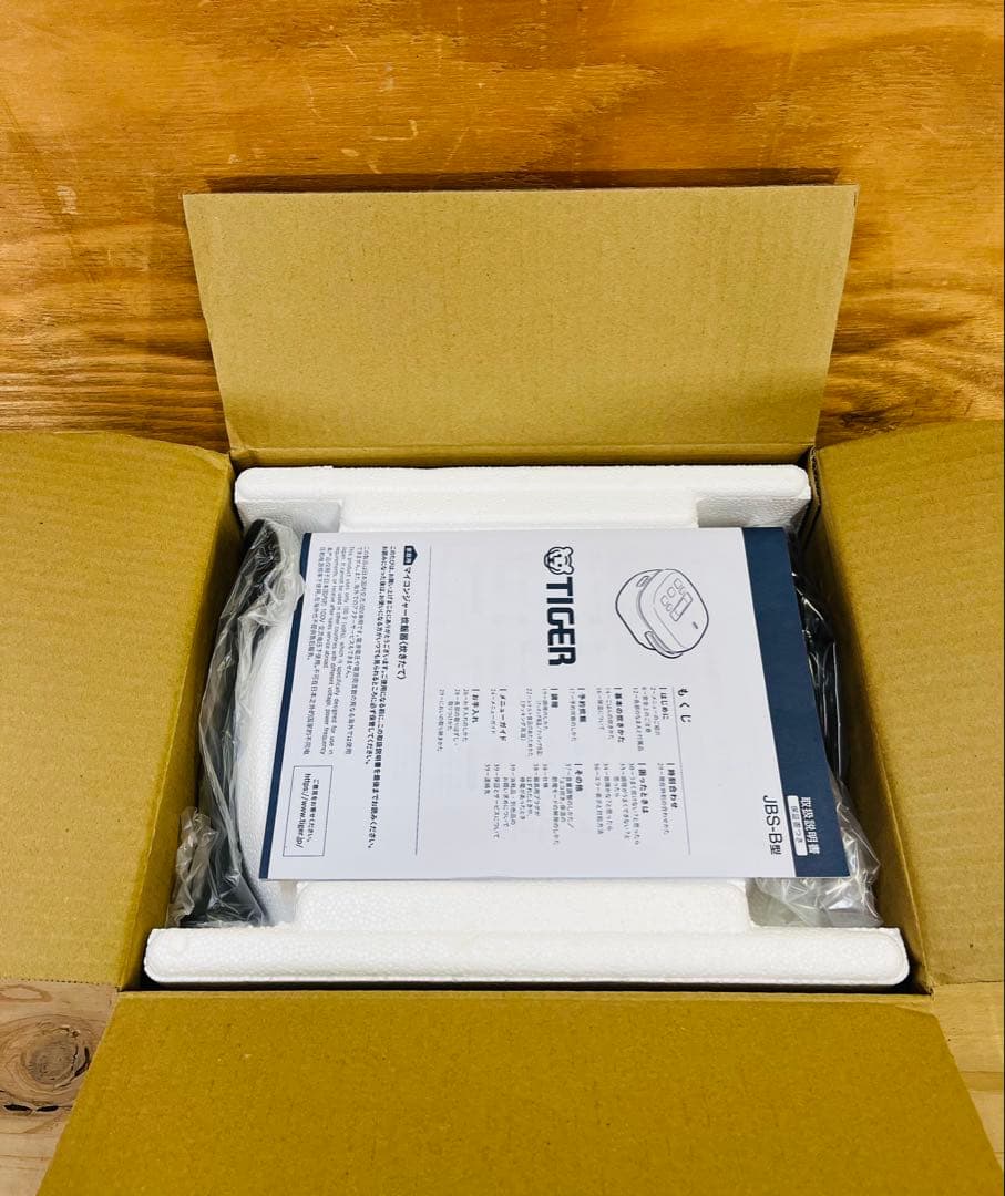 未使用 TIGER マイコンジャー炊飯器 3合炊き JBS-B055 KL