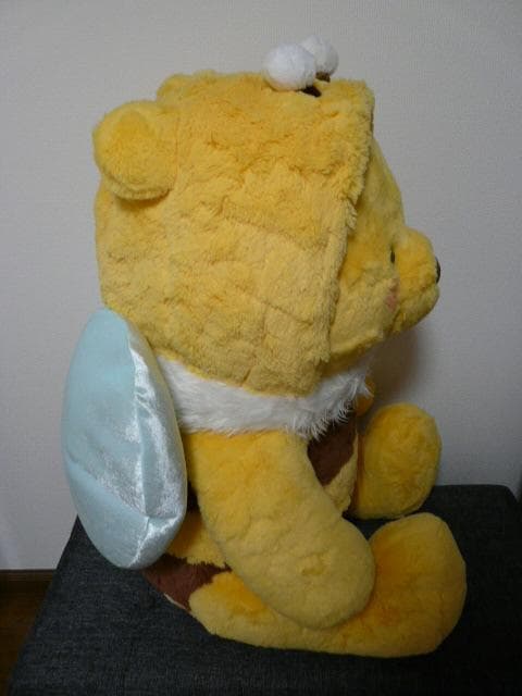 ミツバチプーさん　ぬいぐるみ　（SUPER　BIG）　ディズニーストア