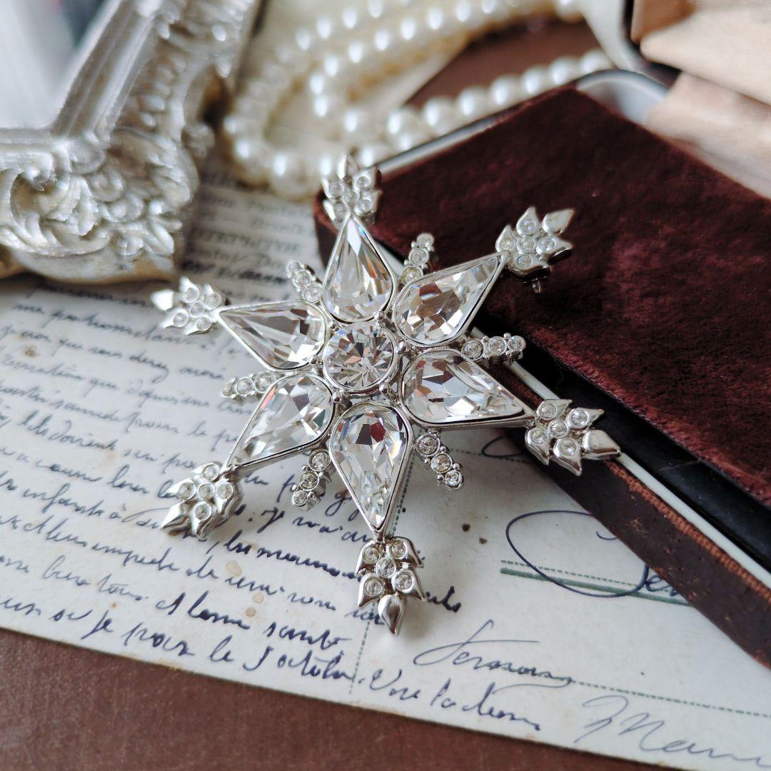 MMA メトロポリタン美術館 スノーフレーク ブローチ 雪の結晶 スワロフスキー