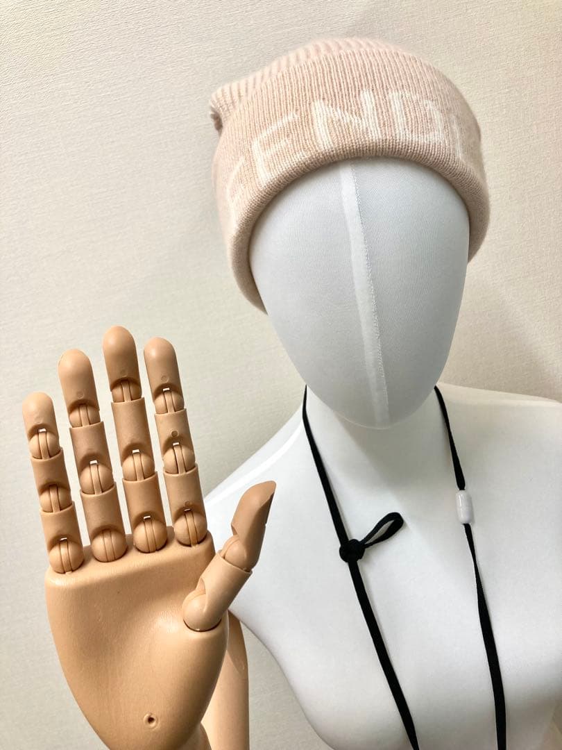 FENDI フェンディ ニット帽 ピンク