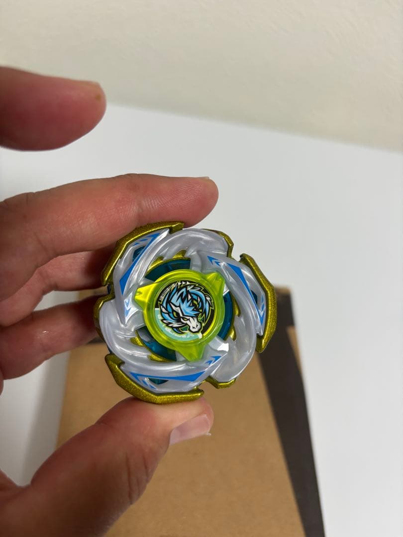 ベイブレードx 新品未使用品‼️ ペガサスボルトS4-70Vメタルコート：ゴールド