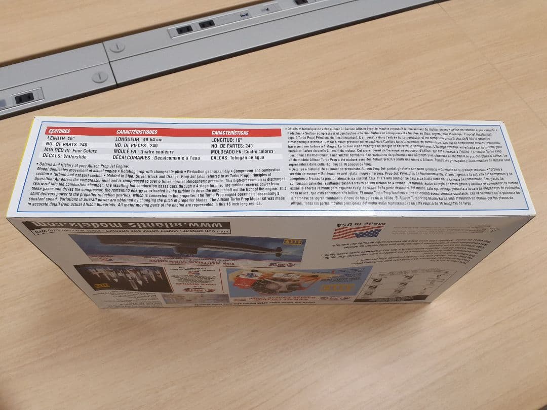 プラモデル　 Allison 501-D13 Prop-Jet Engine