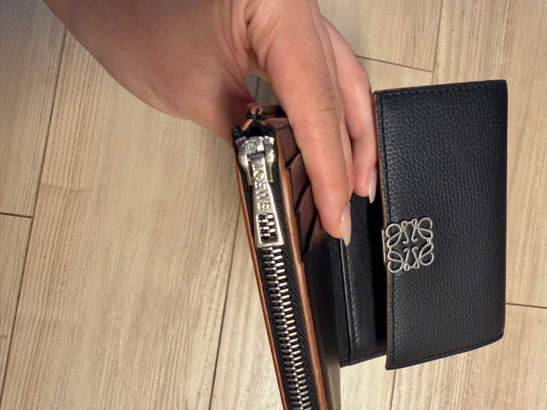 ロエベ 財布　黒　三つ折り財布