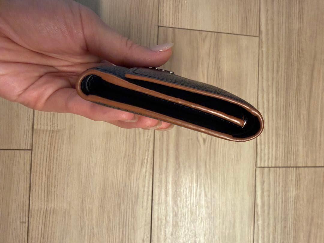 ロエベ 財布　黒　三つ折り財布