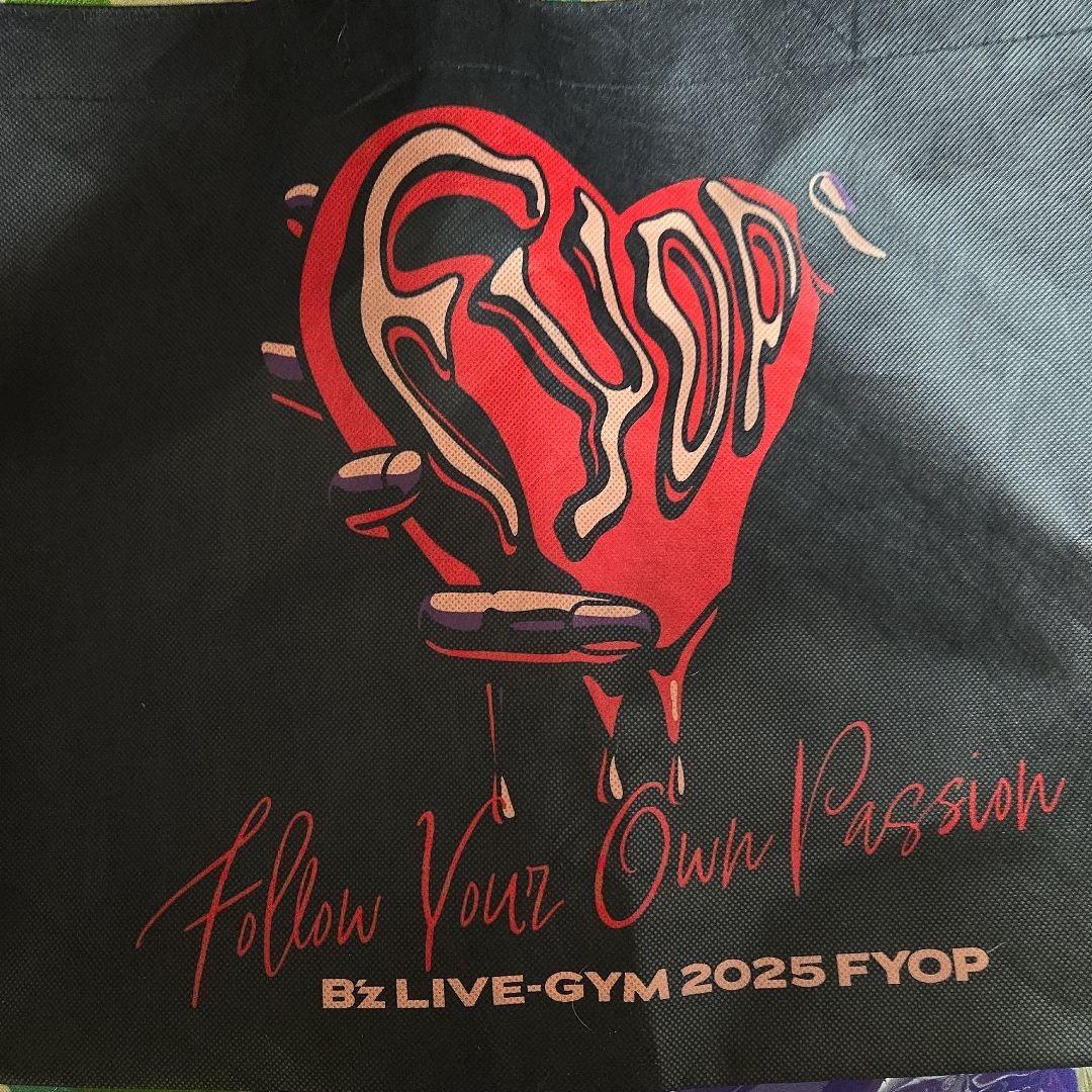 2点セット B'z　FYOP　パーカー　バッグ セットＬサイズ　新品未開封