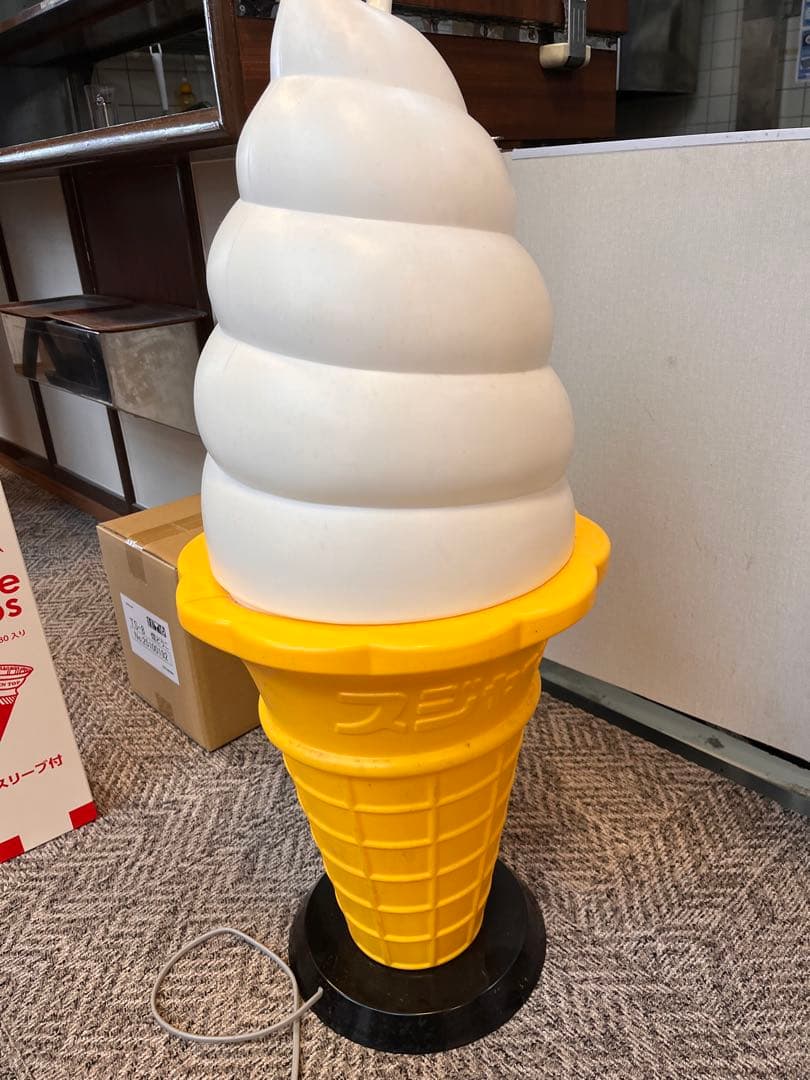 アイスクリームディスプレイ　ホワイト