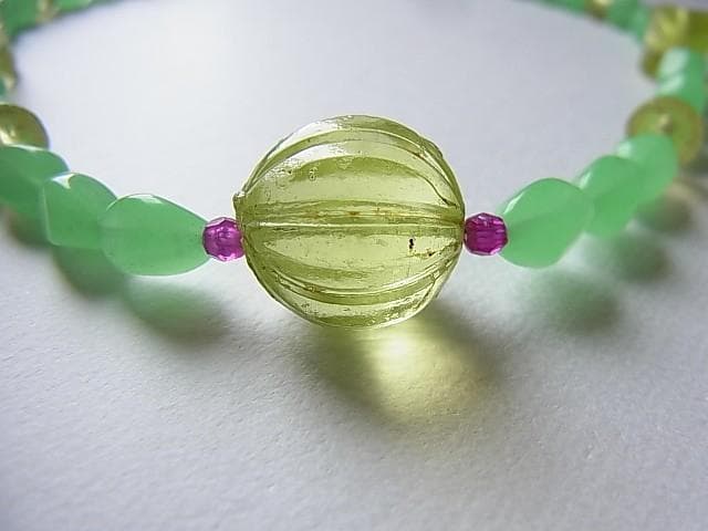 ★D2702★1900年代　 ボヘミア　ウラン ガラス　ビーズ　アンティーク