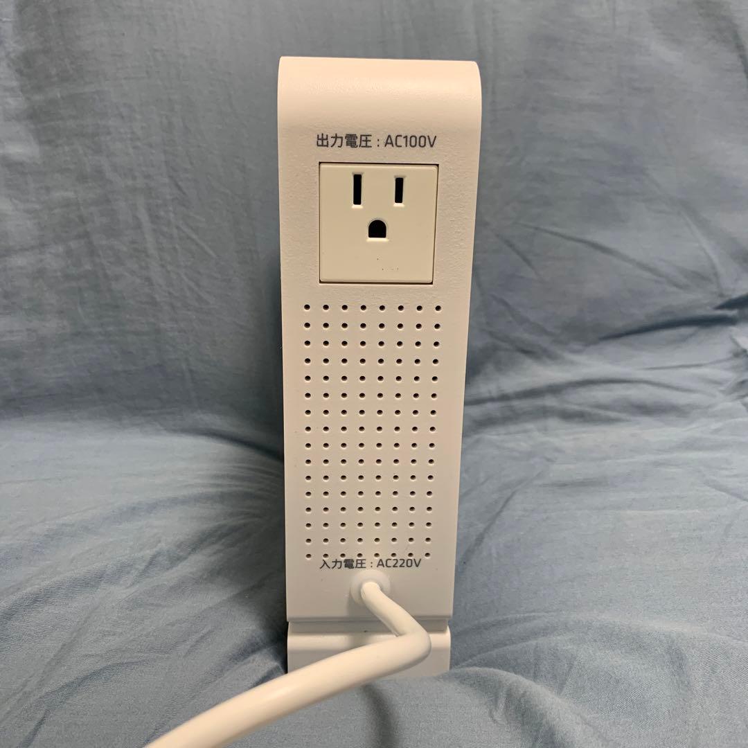 UMIVC 海外旅行用変圧器 降圧専用 ダウントランス 降圧トランス 降圧器