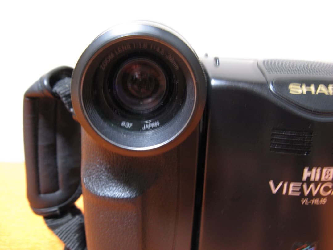 動作OK❗️☆シャープの液晶8ミリビデオカメラ・VL-EL320