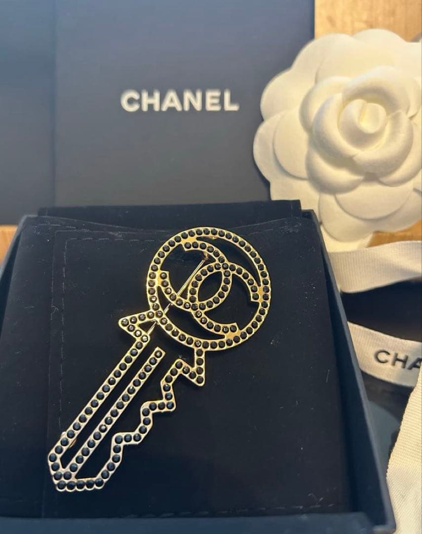 美品★希少【CHANEL】ブローチ