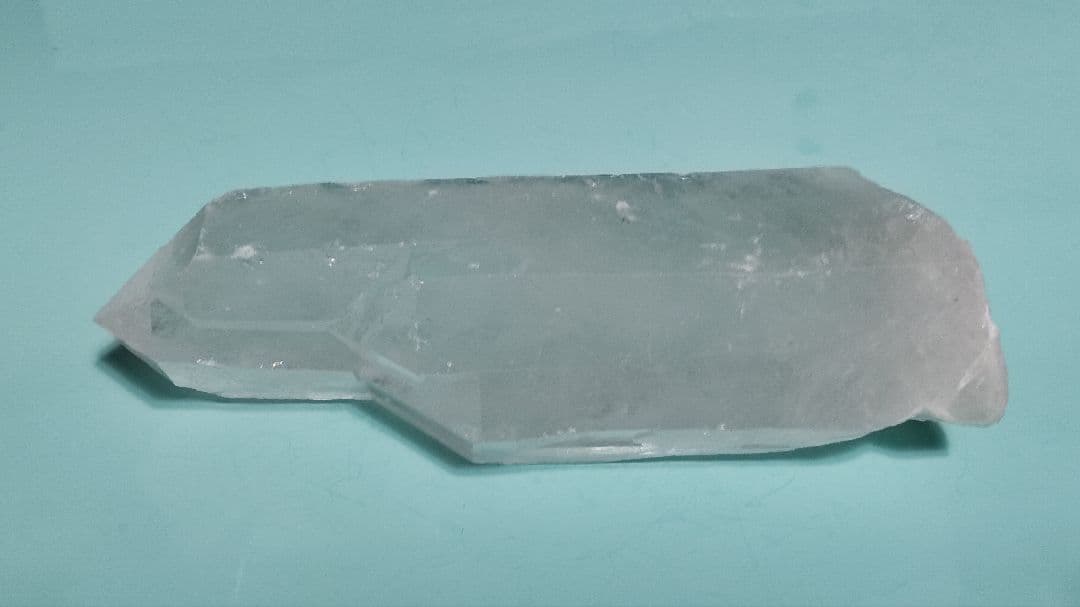 パワーストーン　天然石　ポイント　レインボー入り水晶　569g　No.948