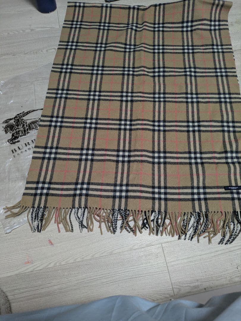 暖かい大判BURBERRY チェック柄 マフラー フリンジ付き