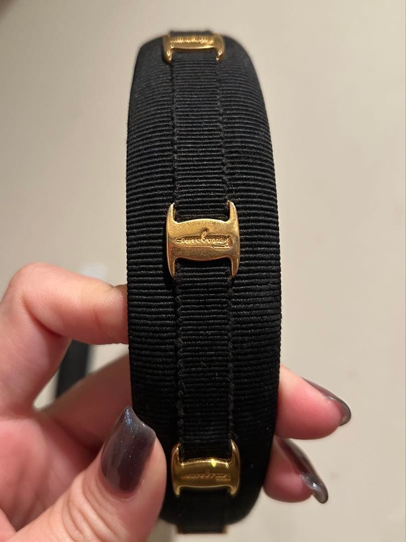 フェラガモ カチューシャ 黒 Ferragamo