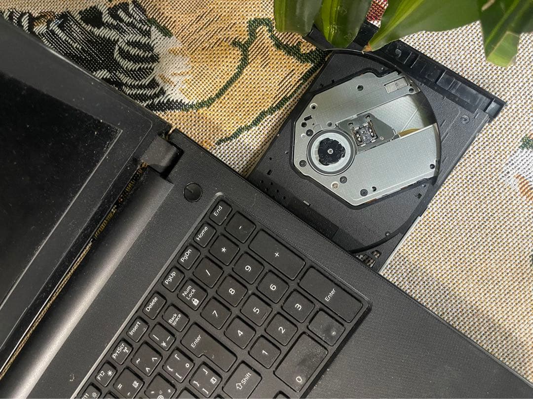 Windows11 DELL ノートパソコン ITTYFJA00