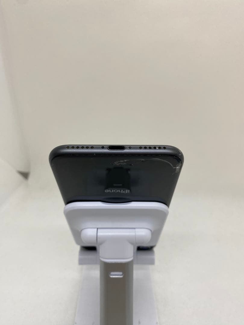 iPhone 8 64GB SIMフリー　75895