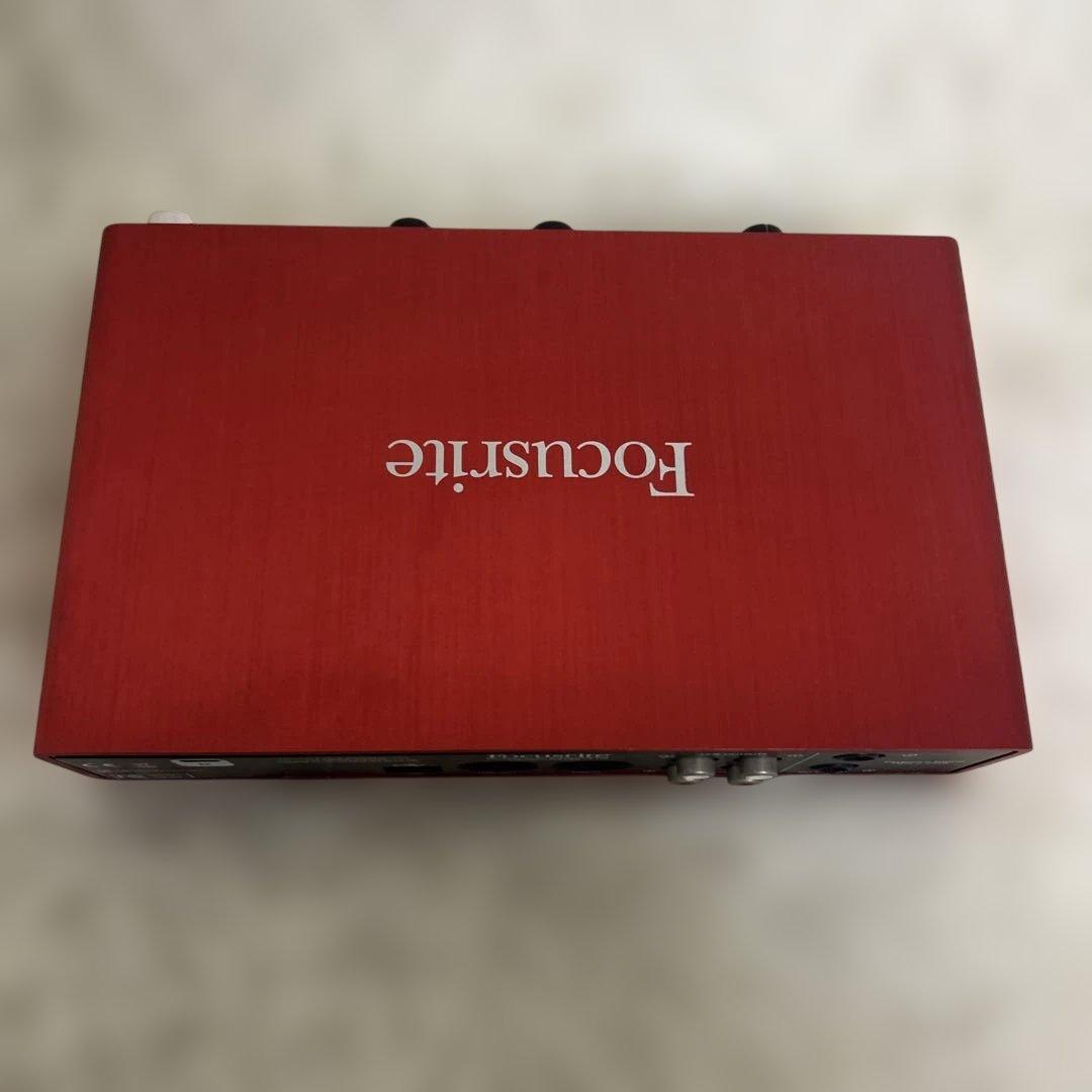 Focusrite Scarlett 2i4 オーディオインターフェイス