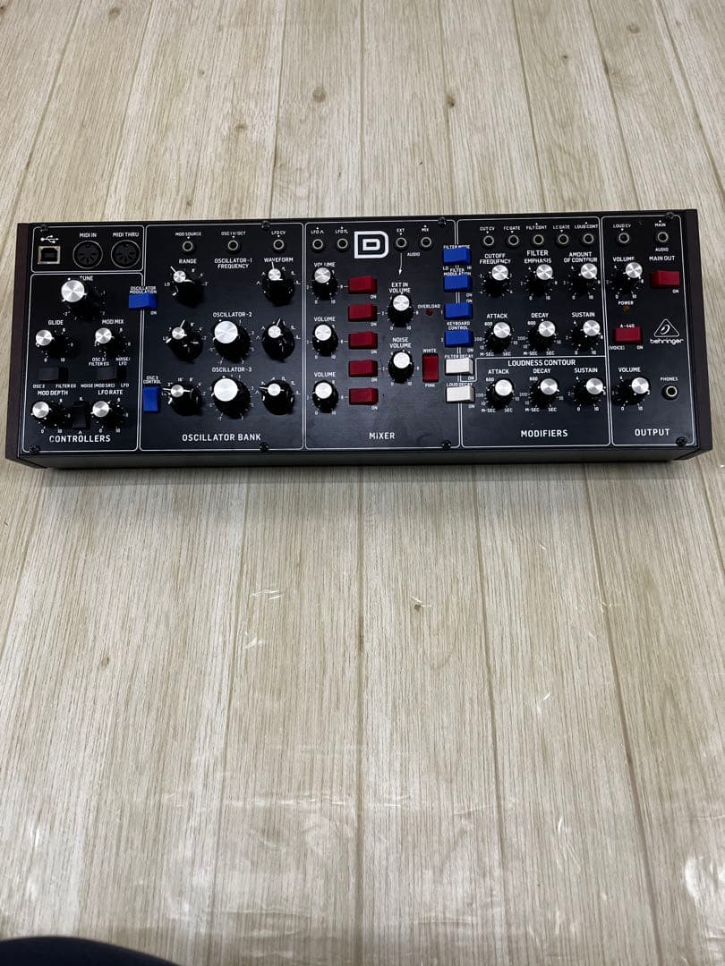 ベリンガー model d シンセサイザー